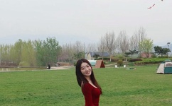 2男3女正玩的尽兴